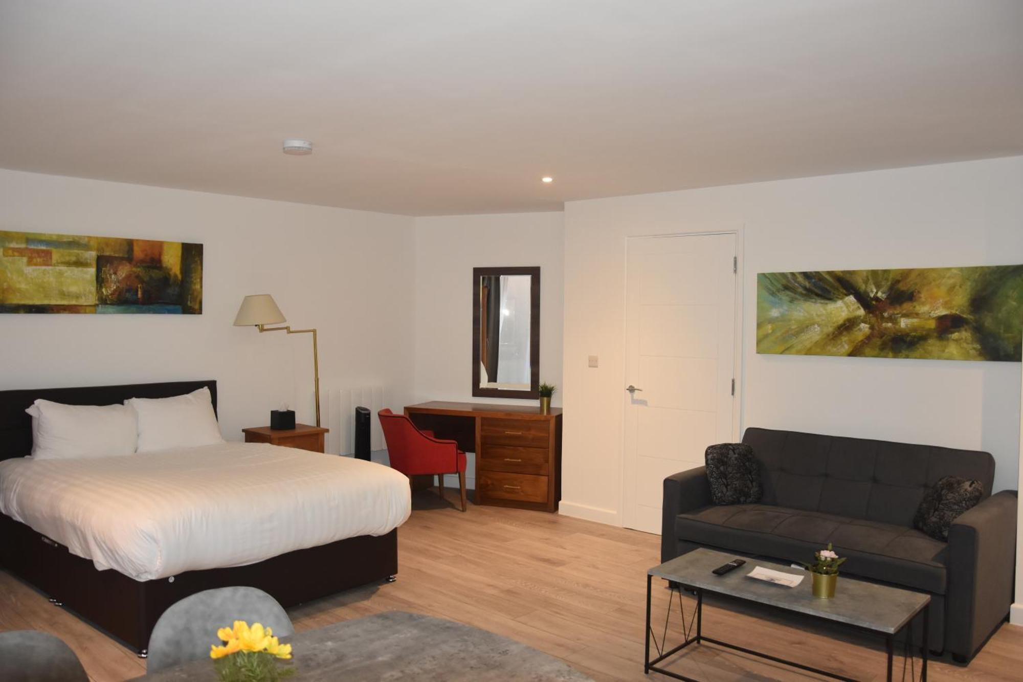 Hampton Serviced * Kingston upon Thames (Greater London)