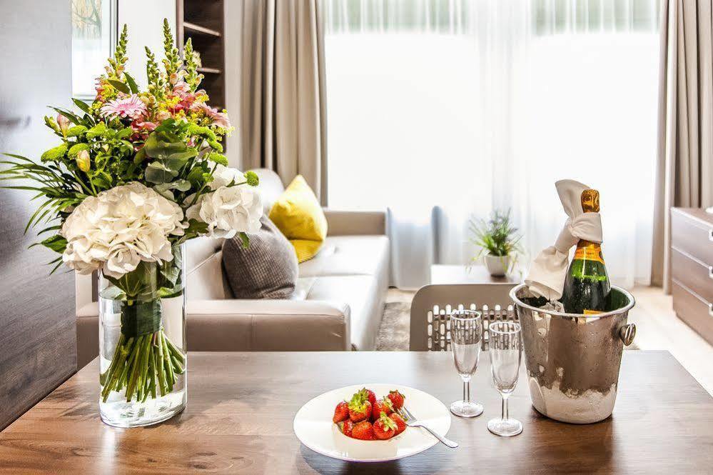 Hampton Serviced * Kingston upon Thames (Greater London)